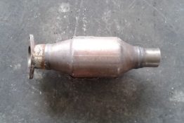 Викуп каталізатора 2EBE0 Марка автомобіля Hyundai|Kia Модель автомобіля Hyundai Sonata Hybrid   Вставка каталізатора Кераміка Тип палива Бензин