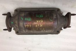 Викуп каталізатора 2JB3U Марка автомобіля Hyundai|Kia Модель автомобіля Kia Rio 1.6   Вставка каталізатора Кераміка Тип палива Бензин