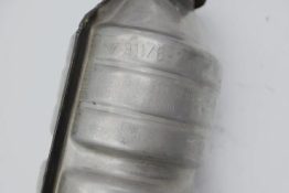 Викуп каталізатора 93011323009 911/6-2 / 113068331000 Eberspächer Марка автомобіля Porsche     Вставка каталізатора Кераміка Тип палива Бензин Каталітична марка Eberspächer