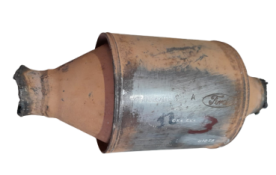 Викуп каталізатора 6S45-5E211-CA  Walker Марка автомобіля Ford     Вставка каталізатора Кераміка Тип палива Бензин Каталітична марка Walker