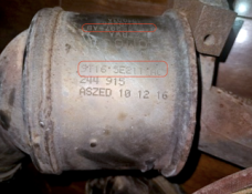 Викуп каталізатора 9T16-5E211-AC 9T16-5F297-AB  FoMoCo Марка автомобіля Ford Модель автомобіля Ford Transit Connect 1.8 Рік автомобіля 2014 Вставка каталізатора Кераміка Тип палива Бензин Каталітична марка FoMoCo