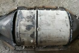 Викуп каталізатора ESHA1 Марка автомобіля Hyundai|Kia     Вставка каталізатора Кераміка Тип палива Бензин