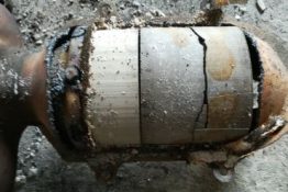 Викуп каталізатора Hyundai-Kia Manifold Flat Body No Code HSLC2 is on manifold / 2 Bricks filling Марка автомобіля Hyundai|Kia     Вставка каталізатора Кераміка Тип палива Бензин