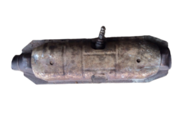 Викуп каталізатора XR33 (100%) Марка автомобіля Ford Модель автомобіля Ford Mustang Рік автомобіля 1999 Вставка каталізатора Кераміка Тип палива Бензин