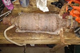 Викуп каталізатора 9 holes + 9 holes (1 sensor) 9 Rib Honda with 1 Sensor / 3 Straight Hole in the Middle Марка автомобіля Honda     Вставка каталізатора Кераміка Тип палива Бензин