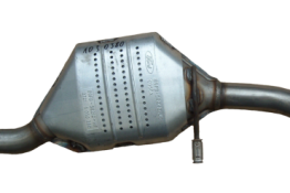 Викуп каталізатора 89FB-5E242-JC 89FB-5E212-HF Марка автомобіля Ford Модель автомобіля Ford Fiesta 1.6 III - 1.1 (40 kw / 55 hp) - GFJ   Вставка каталізатора Кераміка Тип палива Бензин