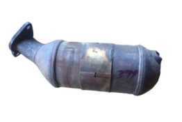 Викуп каталізатора 4S4C 5F297 AD MANIFOLD Марка автомобіля Ford Модель автомобіля Ford Focus   Вставка каталізатора Кераміка Тип палива Бензин