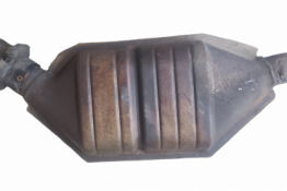 Викуп каталізатора YF1C 5E212 CB M0 131 ELK Марка автомобіля Ford Модель автомобіля Ford Taurus 3.0   Вставка каталізатора Кераміка Тип палива Бензин