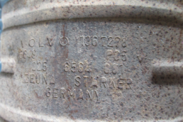 Викуп каталізатора 1367278 6649 / 2256564001 Zeuna Starker Марка автомобіля Volvo     Вставка каталізатора Кераміка Тип палива Бензин Каталітична марка Zeuna Starker