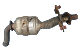 Викуп каталізатора 3M51-5F297-KA 3M51-5E211-VD CUTCA Марка автомобіля Ford     Вставка каталізатора Кераміка Тип палива Бензин