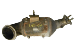 Викуп каталізатора BB53-5E211-EA A753K / Part #s listed are found on the large bracket in center of the body. Марка автомобіля Ford     Вставка каталізатора Кераміка Тип палива Бензин