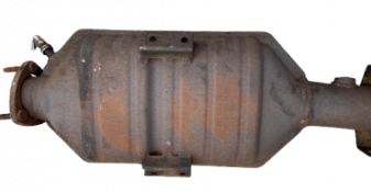 Викуп каталізатора 3531051 6649 / 2236514001 Zeuna Starker Марка автомобіля Volvo     Вставка каталізатора Кераміка Тип палива Бензин Каталітична марка Zeuna Starker