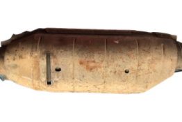 Викуп каталізатора F85A 5E214 BA (REAR) Марка автомобіля Ford     Вставка каталізатора Кераміка Тип палива Бензин