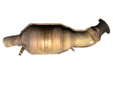 Викуп каталізатора CAT-131-E-R-01 220662 Zeuna Starker Марка автомобіля Ferrari     Вставка каталізатора Кераміка Тип палива Бензин Каталітична марка Zeuna Starker