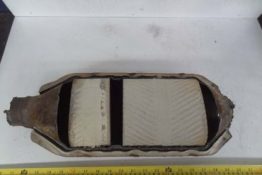 Викуп каталізатора 8B Марка автомобіля Mitsubishi     Вставка каталізатора Кераміка Тип палива Бензин